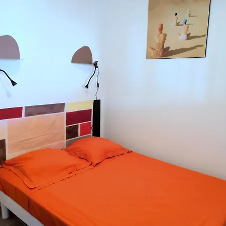 Deux Pieces Climatise Avec Balcon Vieil Antibes Apartment Exterior photo