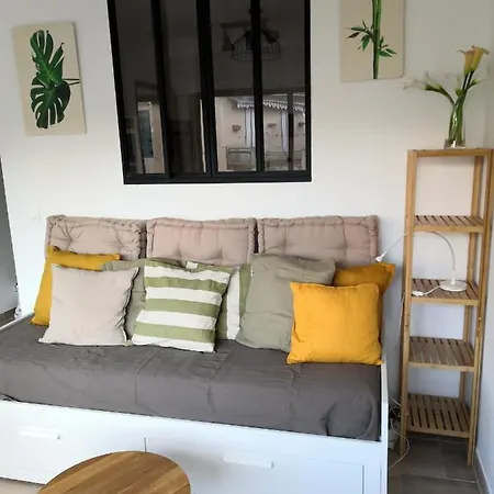 Deux Pieces Climatise Avec Balcon Vieil Antibes Apartment Exterior photo