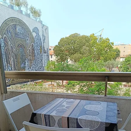 Deux Pieces Climatise Avec Balcon Vieil Antibes Apartment Exterior photo
